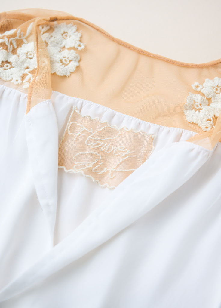 FLOWER GIRL- CHILDREN&#39;S HILDY ROBE- WHITE - Robed With Love